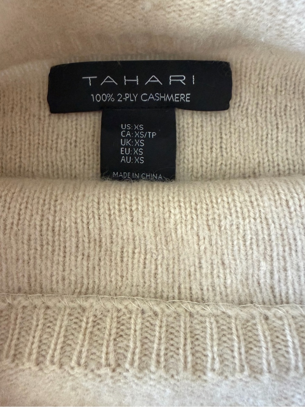 TAHARI Boiled 100% 2PLY Cashmere Mock Neck Sweater Ultra Soft Light Beige sz XS - Picture 7 of 9